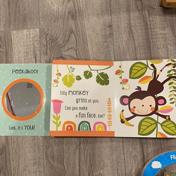 Petite boutique and LAMAZE book bundle - Picture 2 of 5